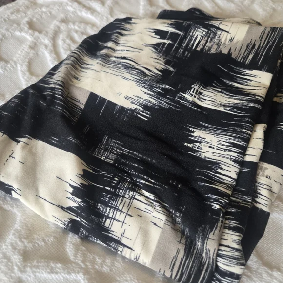 LuLaRoe Leggings Assorted Colors One Size - Picture 6 of 14